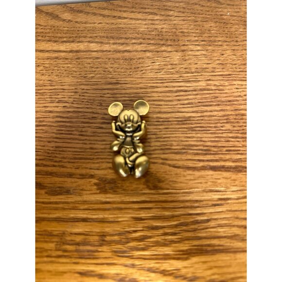 Disney Gold Tone Articulated Mickey Mouse Brooch Pin - Picture 1 of 2